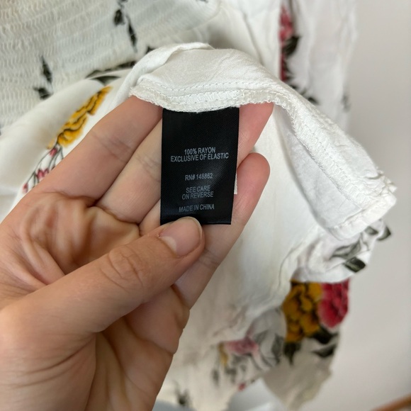 Torrid Challis Cold Shoulder Blouse 0 - Picture 8 of 10